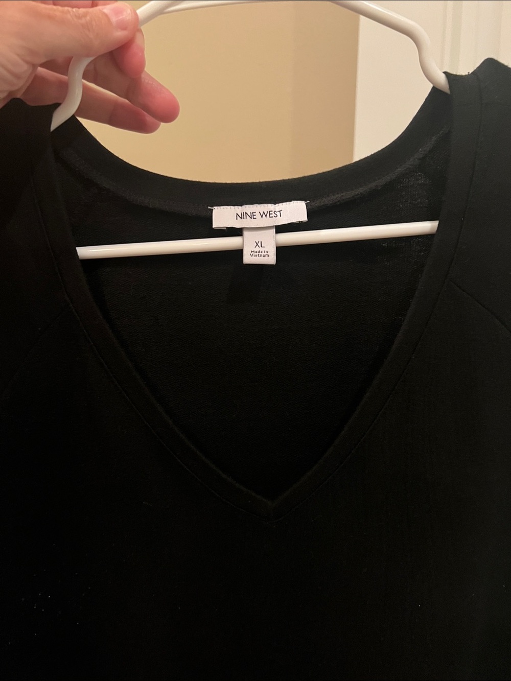 Black V-Neck Short Sleeve Women's Top - Picture 4 of 4